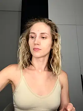 Snapshot of Feral_berry_8133 chatting on 9, 9, 2025 Feral berry 8133 online show from 9, 9, 2025