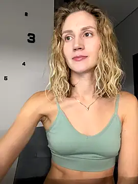 Snapshot of Feral_berry_8133 chatting on 19, 9, 2025 Feral berry 8133 online show from 19, 9, 2025