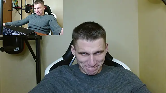 Snapshot of PoliglotJoe chatting on 22, 12, 2024 PoliglotJoe online show from 22, 12, 2024