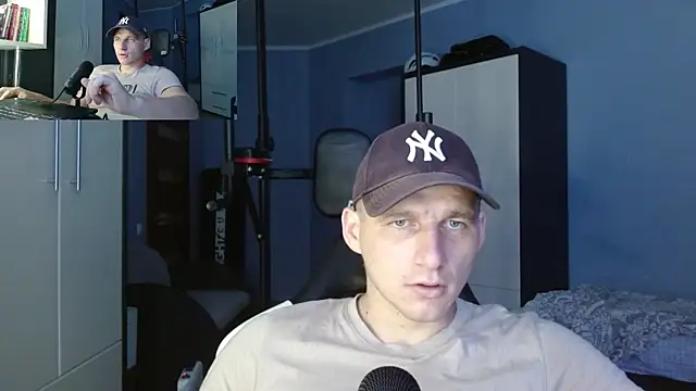 Snapshot of PoliglotJoe chatting on 3, 10, 2025 PoliglotJoe online show from 3, 10, 2025