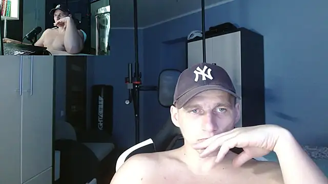 Snapshot of PoliglotJoe chatting on 7, 10, 2025 PoliglotJoe online show from 7, 10, 2025