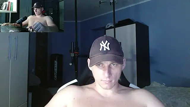 Snapshot of PoliglotJoe chatting on 8, 10, 2025 PoliglotJoe online show from 8, 10, 2025