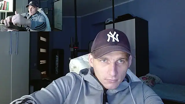 Snapshot of PoliglotJoe chatting on 9, 10, 2025 PoliglotJoe online show from 9, 10, 2025