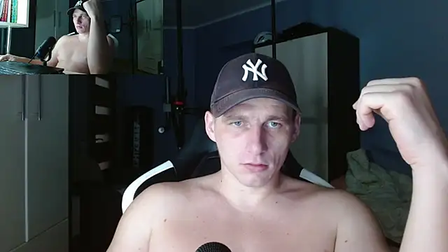 Snapshot of PoliglotJoe chatting on 15, 10, 2025 PoliglotJoe online show from 15, 10, 2025