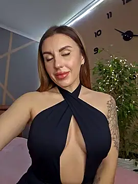 Snapshot of Kalli_Fornia chatting on 10, 12, 2024 Kalli Fornia online show from 10, 12, 2024