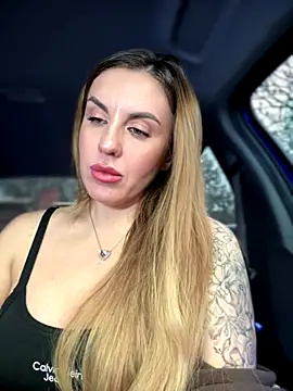 Snapshot of Kalli_Fornia chatting on 17, 11, 2025 Kalli Fornia online show from 17, 11, 2025