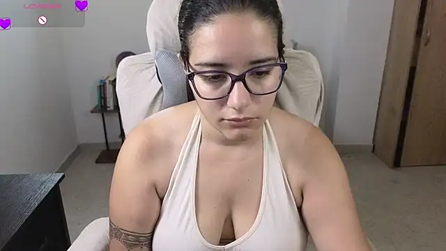 Snapshot of blue__moon_ chatting on 18, 6, 2026 blue moon online show from 18, 6, 2026
