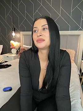 EmyLaveau online show from 18, 2, 2025