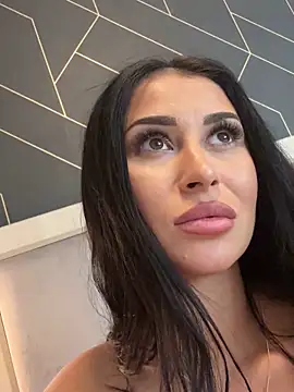 EmyLaveau online show from 21, 2, 2025