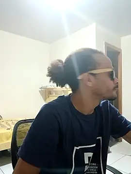 JamesQuaresma online show from 10, 2, 2025