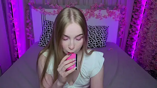 Snapshot of LilyStarlight chatting on 29, 5, 2026 LilyStarlight online show from 29, 5, 2026