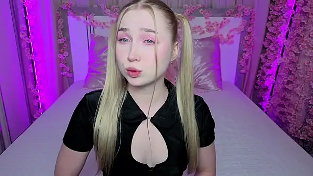 Snapshot of LilyStarlight chatting on 13, 6, 2026 LilyStarlight online show from 13, 6, 2026