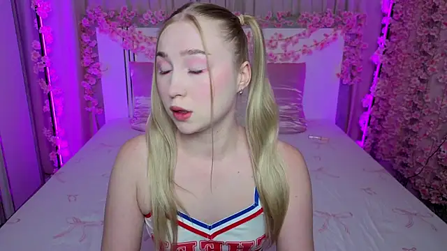 Snapshot of LilyStarlight chatting on 26, 6, 2026 LilyStarlight online show from 26, 6, 2026
