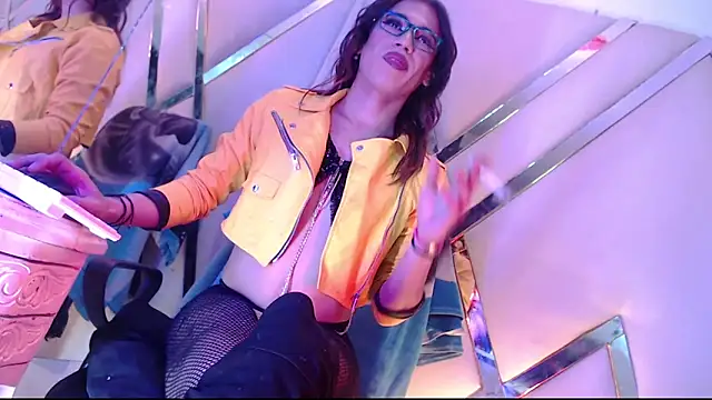 Snapshot of StefyFerrer chatting on 22, 10, 2025 StefyFerrer online show from 22, 10, 2025