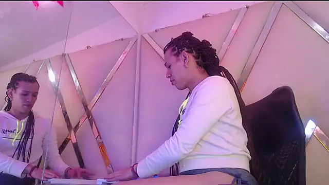 Snapshot of StefyFerrer chatting on 28, 11, 2025 StefyFerrer online show from 28, 11, 2025