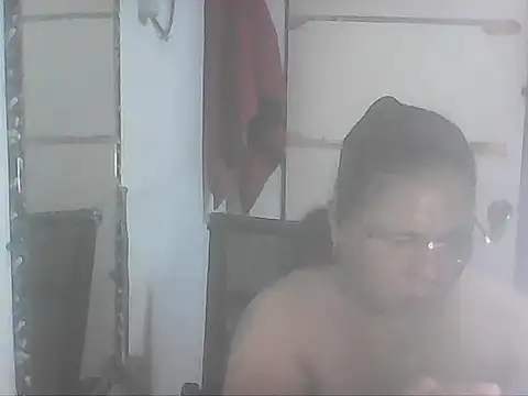 hotwet mama4uxx online show from 17, 11, 2025