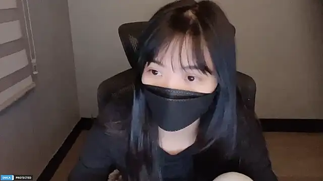 Ayase momo online show from 12, 1, 2025