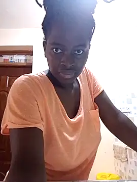 Snapshot of _cutemelania chatting on 3, 2, 2025 cutemelania online show from 3, 2, 2025