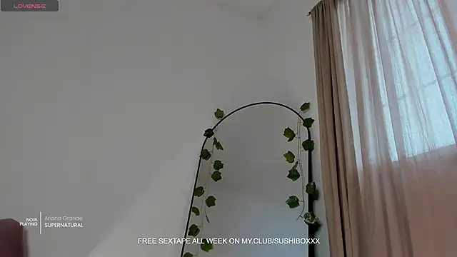 Snapshot of sushiboxxx chatting on 26, 11, 2025 sushiboxxx online show from 26, 11, 2025