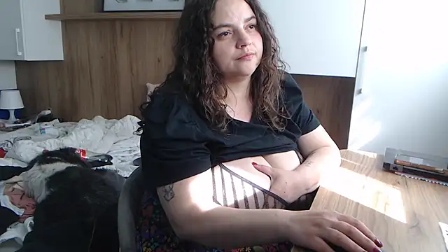 Snapshot of Lantti_Irres chatting on 4, 5, 2026 Lantti Irres online show from 4, 5, 2026