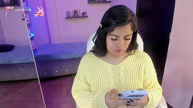 Snapshot of Catalinaa_martinez chatting on 11, 12, 2024 Catalinaa martinez online show from 11, 12, 2024