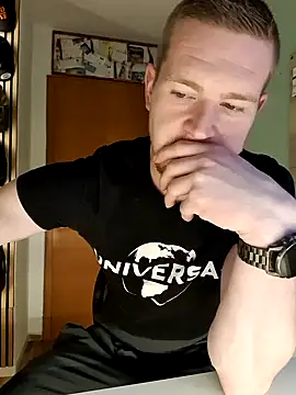 Snapshot of Playbunniboy chatting on 5, 12, 2024 Playbunniboy online show from 5, 12, 2024