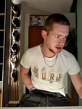 Snapshot of Playbunniboy chatting on 11, 12, 2024 Playbunniboy online show from 11, 12, 2024