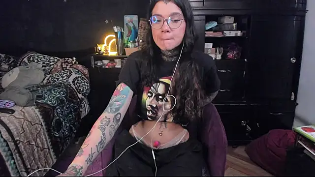 Snapshot of Lilmarieee chatting on 7, 3, 2025 Lilmarieee online show from 7, 3, 2025