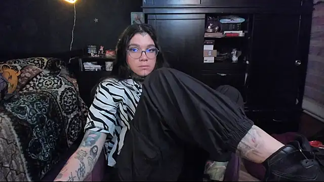 Snapshot of Lilmarieee chatting on 12, 3, 2025 Lilmarieee online show from 12, 3, 2025