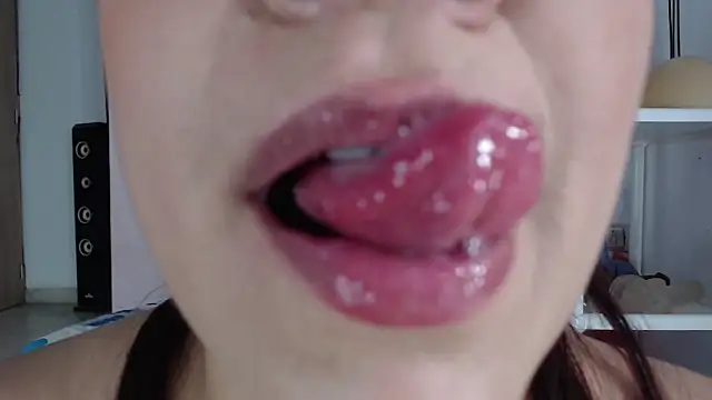 Snapshot of emiligrey_ chatting on 23, 3, 2025 emiligrey online show from 23, 3, 2025