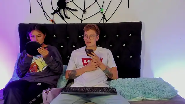 Snapshot of A_sexy_couple__ chatting on 28, 10, 2025 A sexy couple online show from 28, 10, 2025