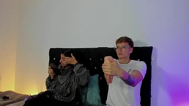 Snapshot of A_sexy_couple__ chatting on 12, 11, 2025 A sexy couple online show from 12, 11, 2025