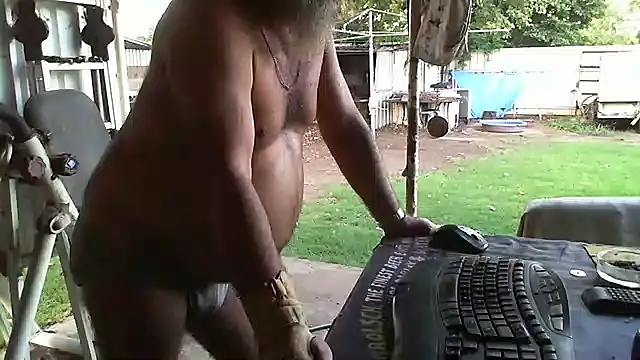 herbie010666 online show from 8, 2, 2025