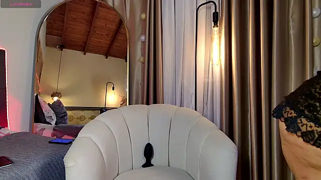 Snapshot of Madissononee chatting on 19, 7, 2026 Madissononee online show from 19, 7, 2026