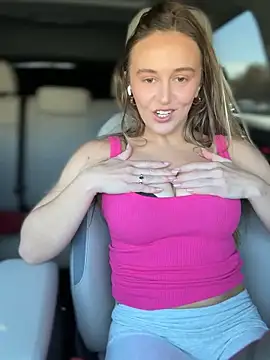 Snapshot of lunagirl13 chatting on 16, 9, 2025 lunagirl13 online show from 16, 9, 2025