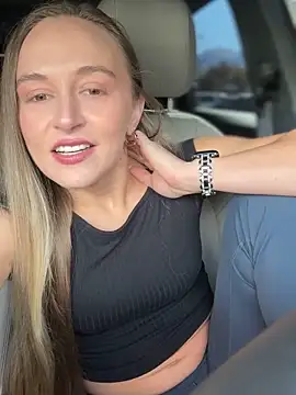 Snapshot of lunagirl13 chatting on 14, 10, 2025 lunagirl13 online show from 14, 10, 2025