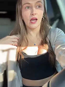 Snapshot of lunagirl13 chatting on 21, 11, 2025 lunagirl13 online show from 21, 11, 2025