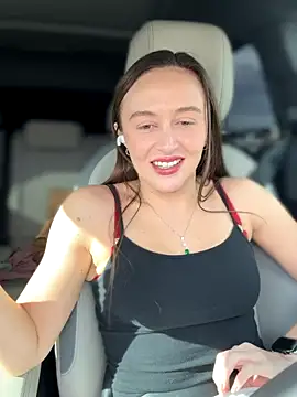 Snapshot of lunagirl13 chatting on 17, 12, 2025 lunagirl13 online show from 17, 12, 2025