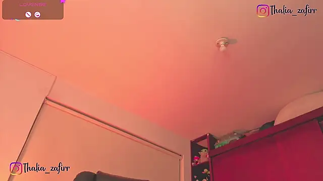 Snapshot of Laurent-Glass chatting on 25, 11, 2025 Laurent-Glass online show from 25, 11, 2025