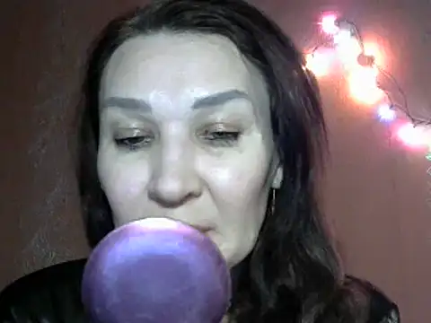 Snapshot of PrettyAndWild chatting on 13, 12, 2024 PrettyAndWild online show from 13, 12, 2024