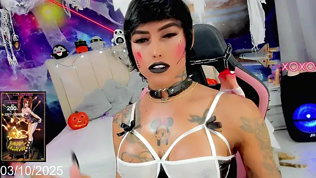 Snapshot of Nella_Dolls chatting on 3, 10, 2025 Nella Dolls online show from 3, 10, 2025