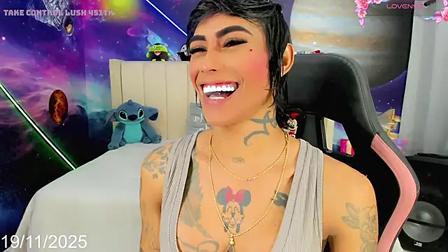 Snapshot of Nella_Dolls chatting on 19, 11, 2025 Nella Dolls online show from 19, 11, 2025