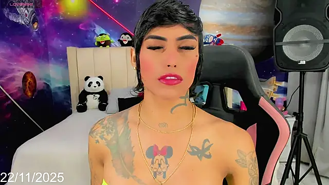 Snapshot of Nella_Dolls chatting on 22, 11, 2025 Nella Dolls online show from 22, 11, 2025