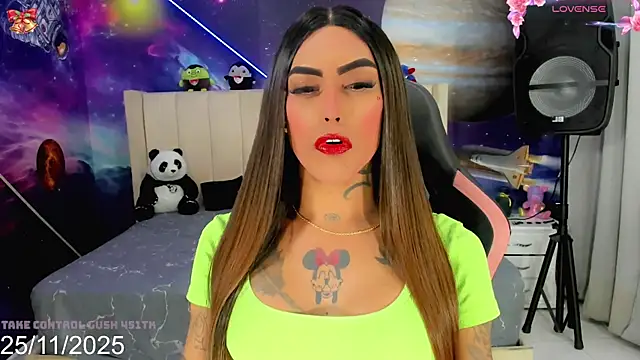 Snapshot of Nella_Dolls chatting on 25, 11, 2025 Nella Dolls online show from 25, 11, 2025