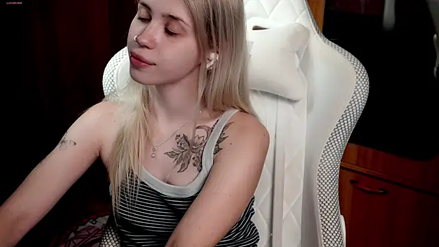 Snapshot of ho1yho1e chatting on 24, 9, 2025 ho1yho1e online show from 24, 9, 2025