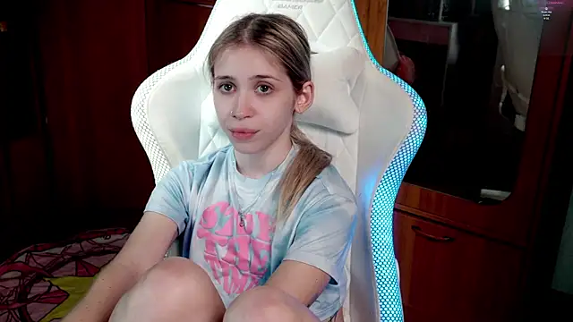 Snapshot of ho1yho1e chatting on 1, 11, 2025 ho1yho1e online show from 1, 11, 2025