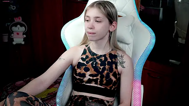 Snapshot of ho1yho1e chatting on 14, 11, 2025 ho1yho1e online show from 14, 11, 2025