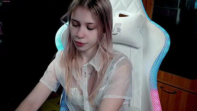 Snapshot of ho1yho1e chatting on 25, 11, 2025 ho1yho1e online show from 25, 11, 2025