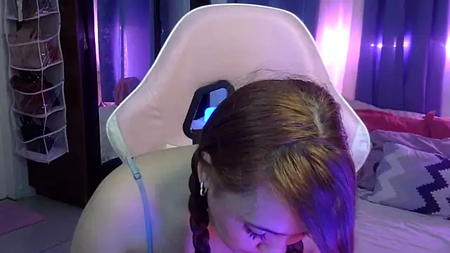 Snapshot of yourbabe_Brielle chatting on 21, 9, 2025 yourbabe Brielle online show from 21, 9, 2025