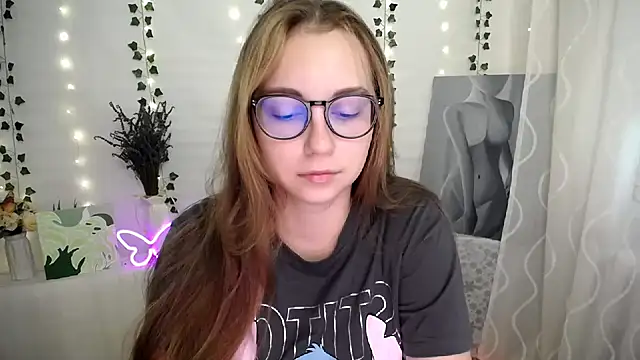 SweetPrincess  online show from 9, 9, 2025